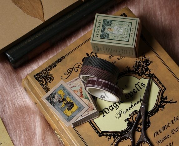 Top 10 Junk Journaling Essentials hero image