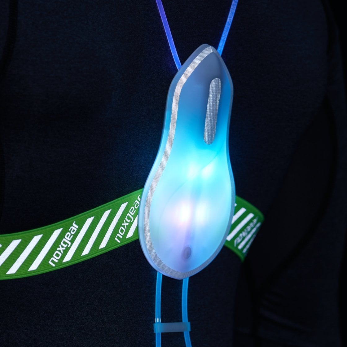 noxgear Tracer2 illuminated reflective running vest glowing in the dark